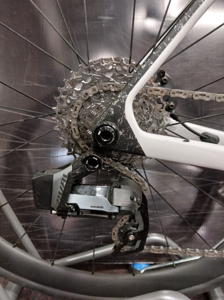 Vélo route course Trek Madone SL6 Rival AXS