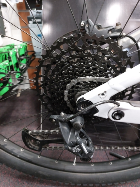 VTT SCOTT STRIKE ERIDE électrique tout suspendu