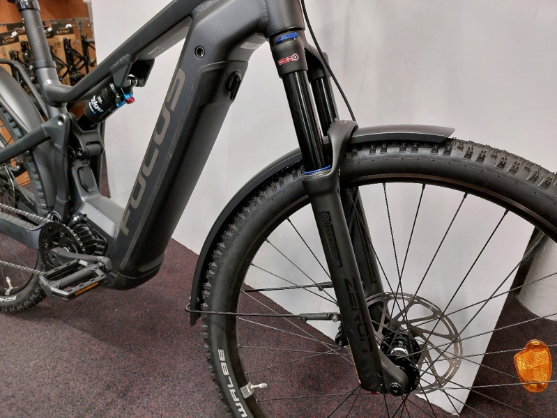 VTT tout suspendu Focus Thron2 6.8 EQ