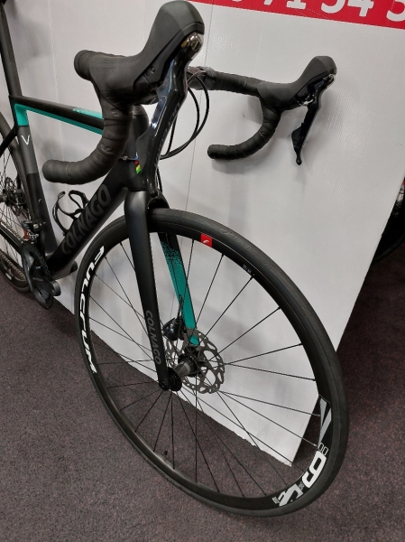 Vélo route Course Colnago V3